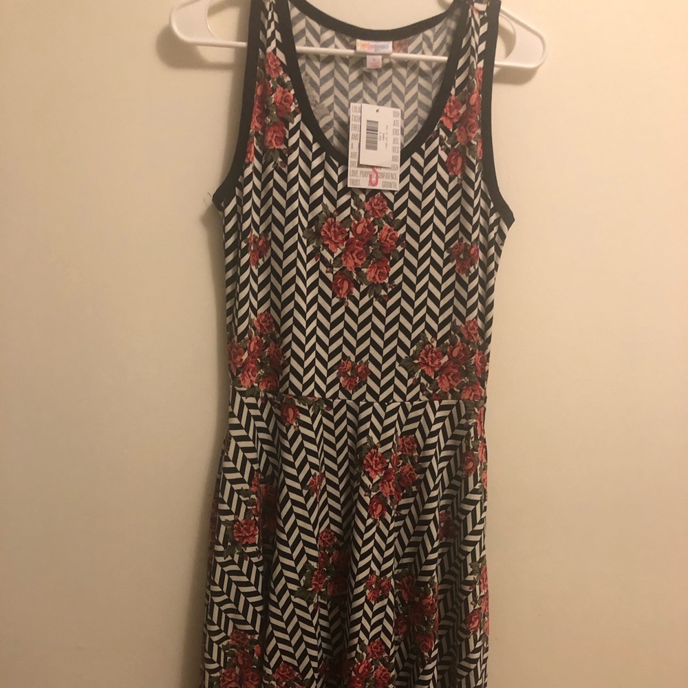 Small cotton Nicki NWT Lularoe